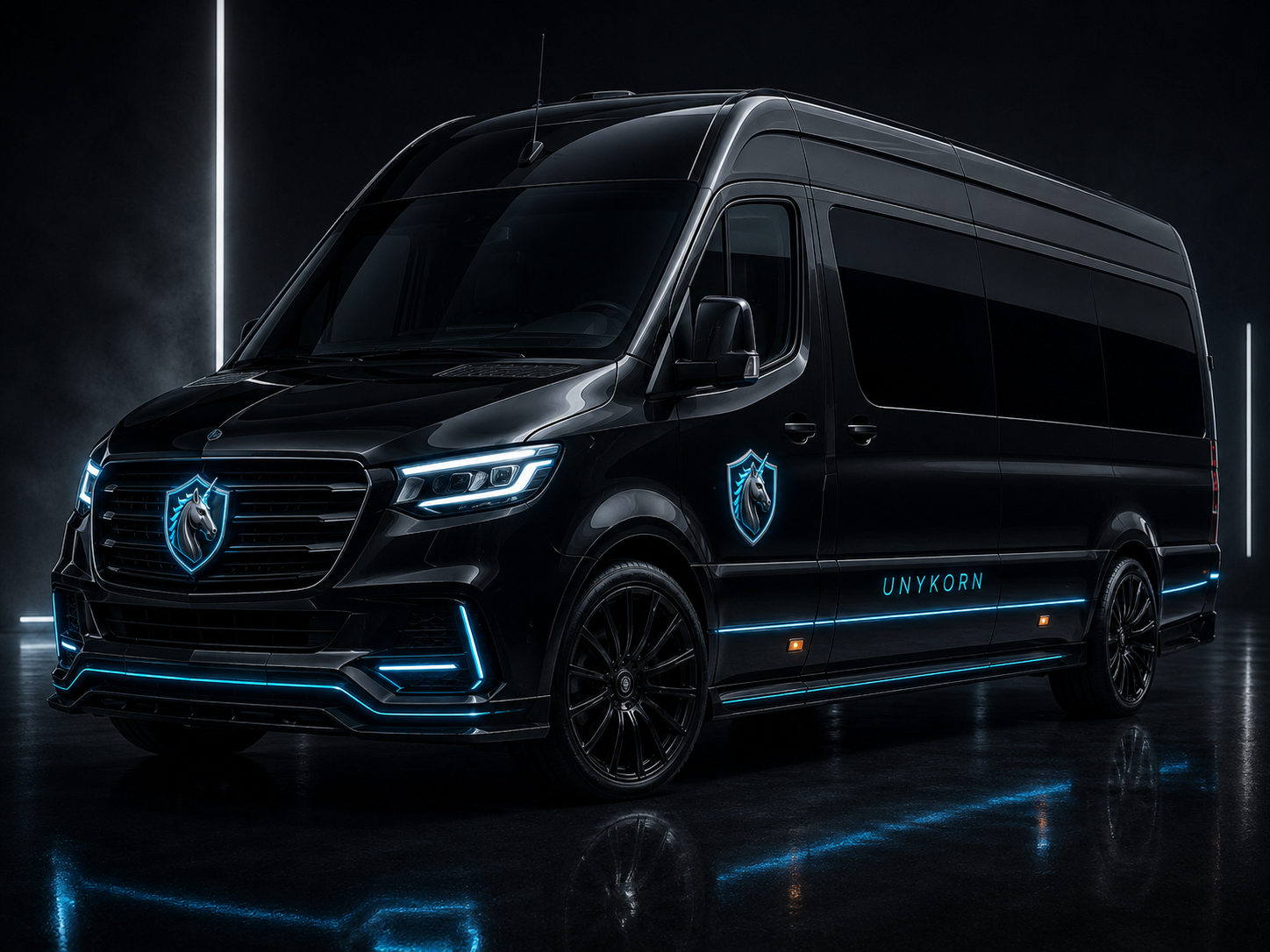 UNYKORN BLACK Van